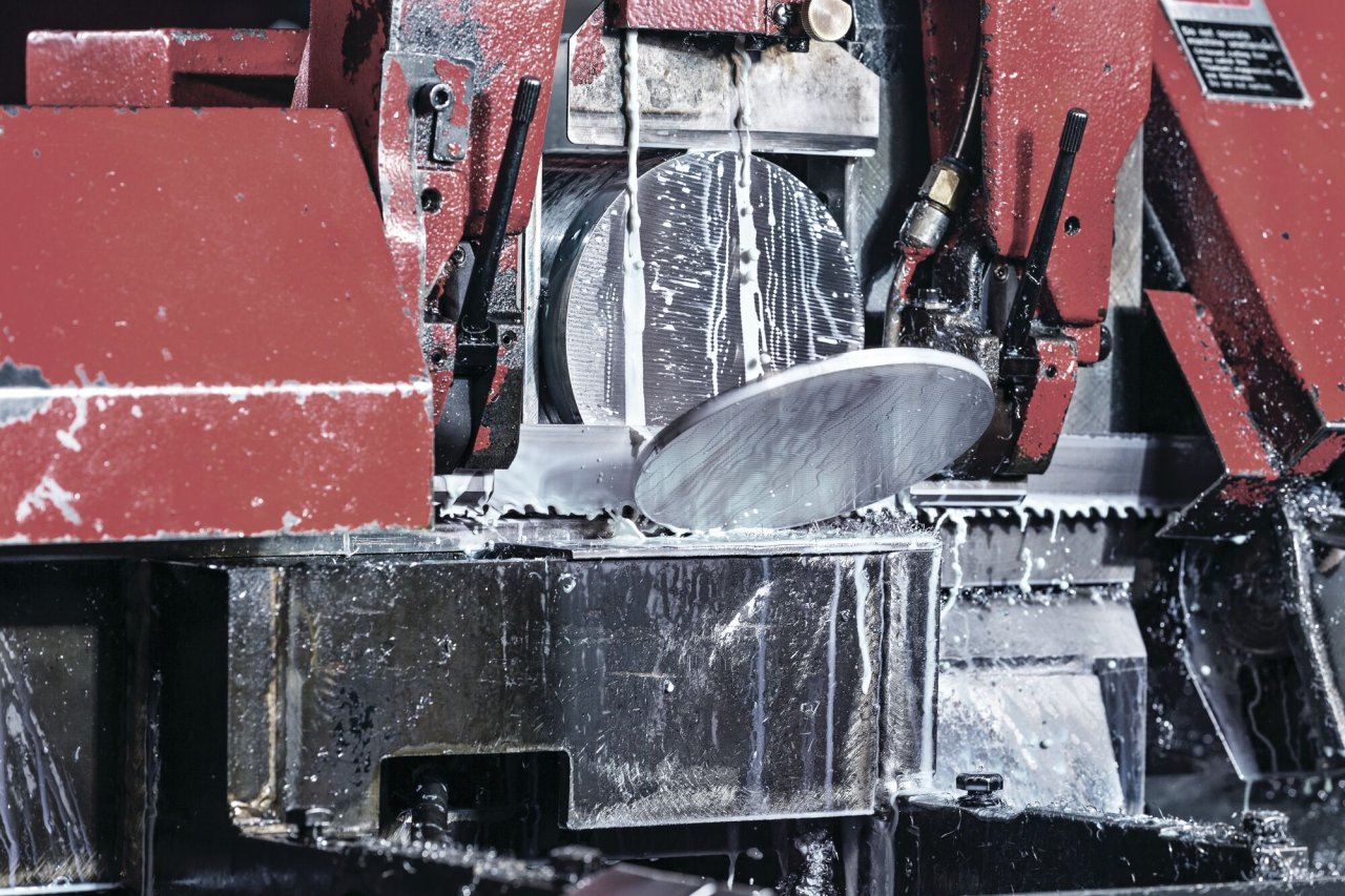 LENOX Gen-Tech™ karbidsageblad i industriell produksjon
