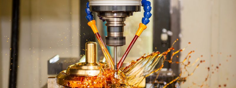 CNC-fresing av metallemne